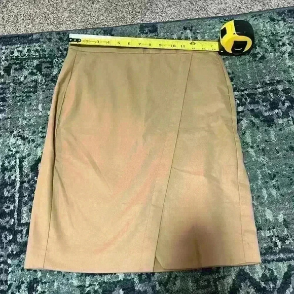 Banana republic Faux Front Wrap - Picture 2 of 3